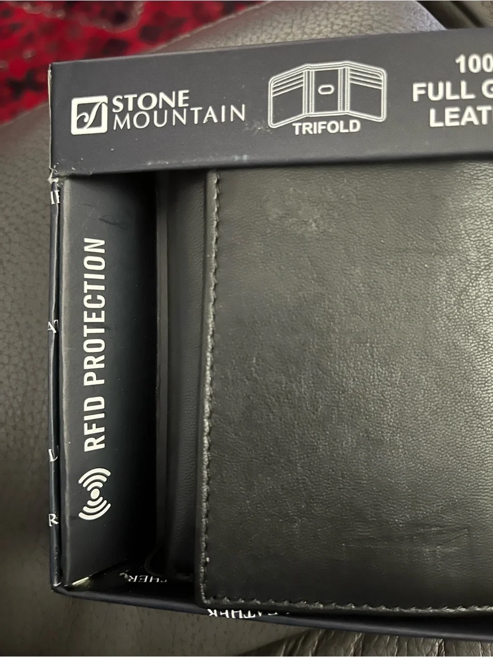 Stone Mountain Accessories Black Trifold Leather Wallet with RFID